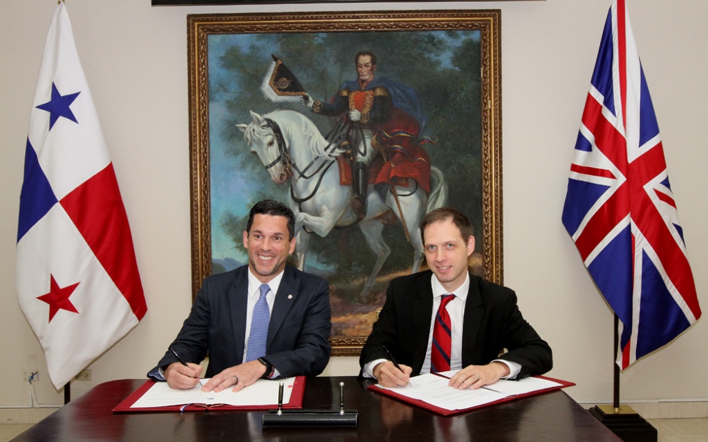 Panamá y el Reino Unido suscriben Memorando de Entendimiento sobre Reducción de Energía e Innovación de Bajo Carbono en escuelas públicas