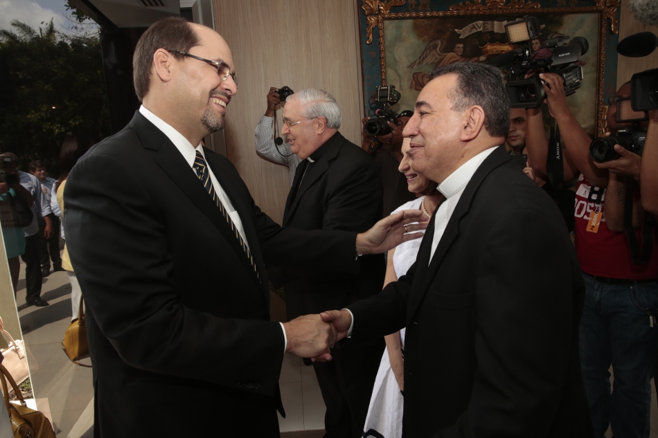 jose-domingo-arias-firma-pacto-etico